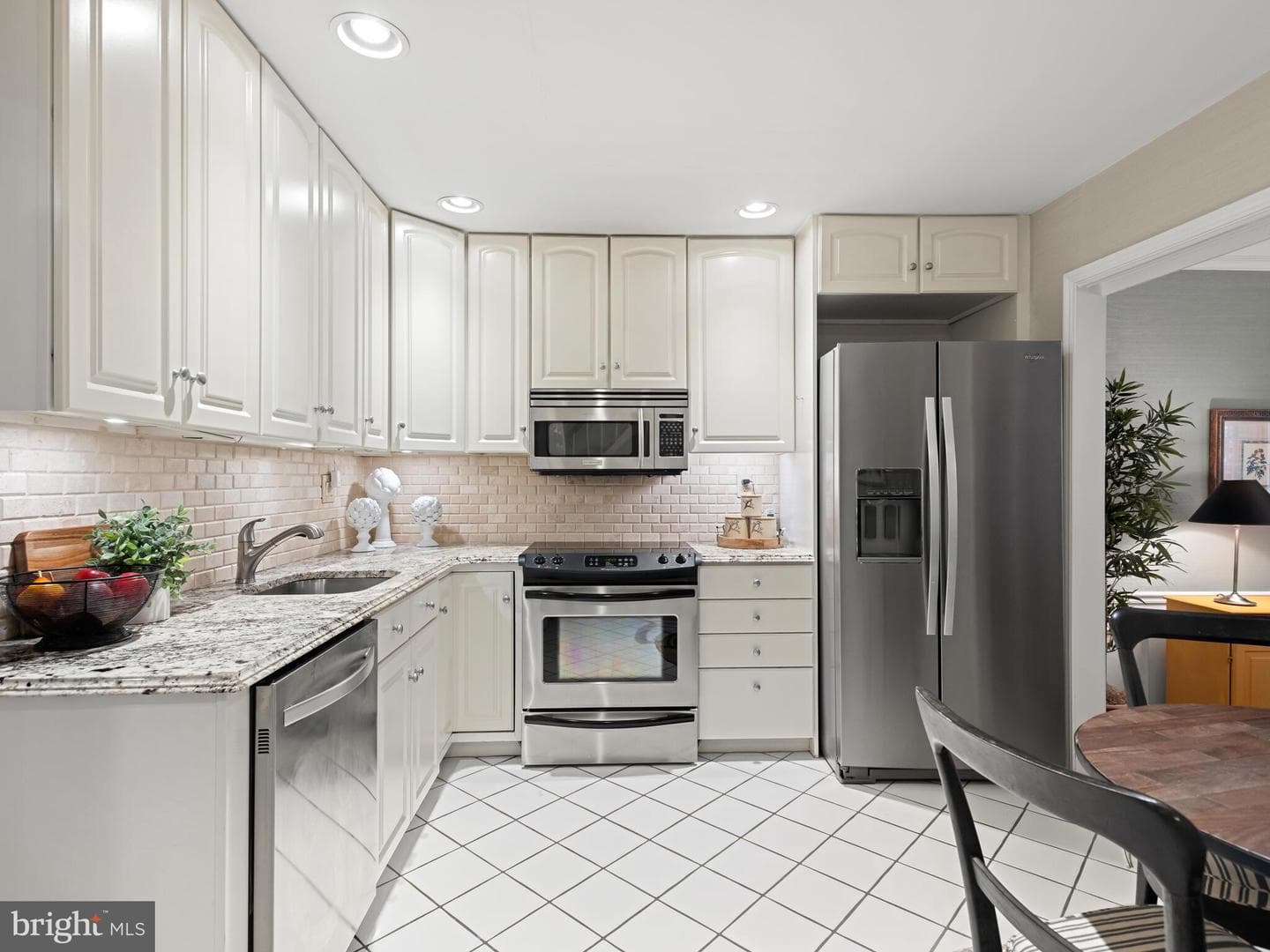 2104 Weatherstone Drive photo 9