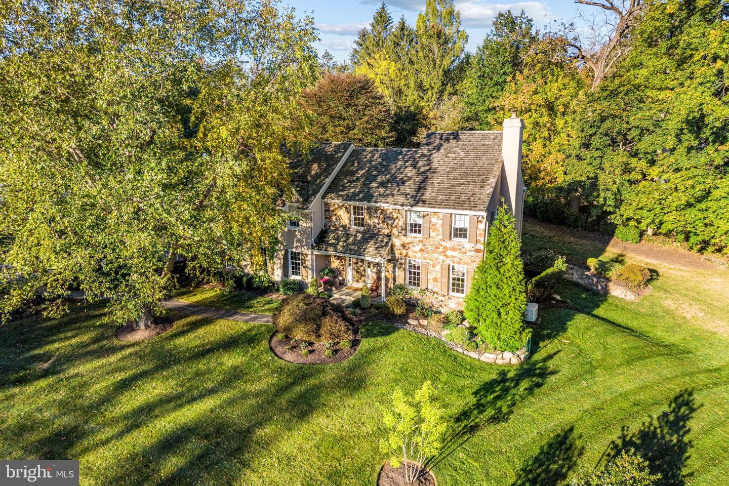 287 Stonegate Drive photo 2
