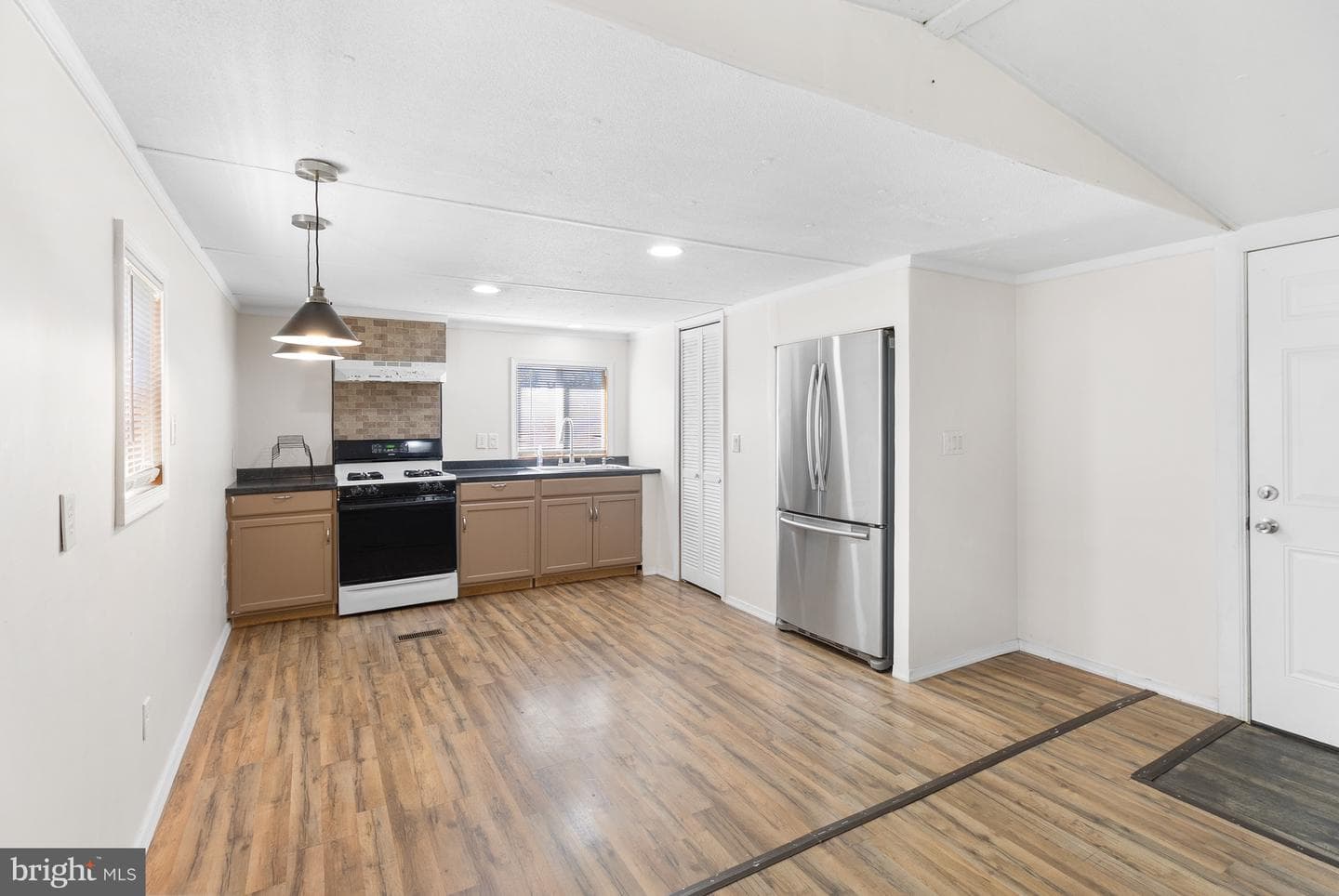 2 Westview Way photo 3