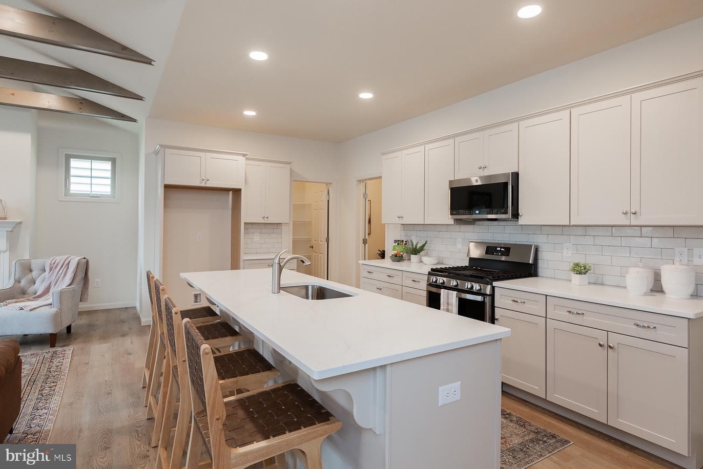 604 Greenbriar Path photo 9
