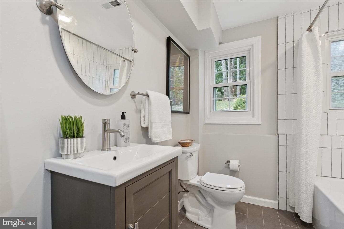 9 Bryan Avenue photo 12