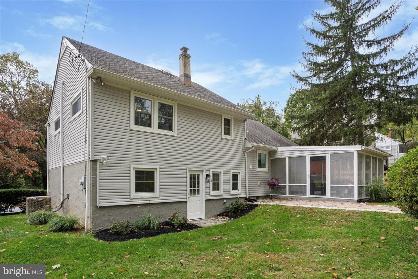 9 Bryan Avenue photo 26