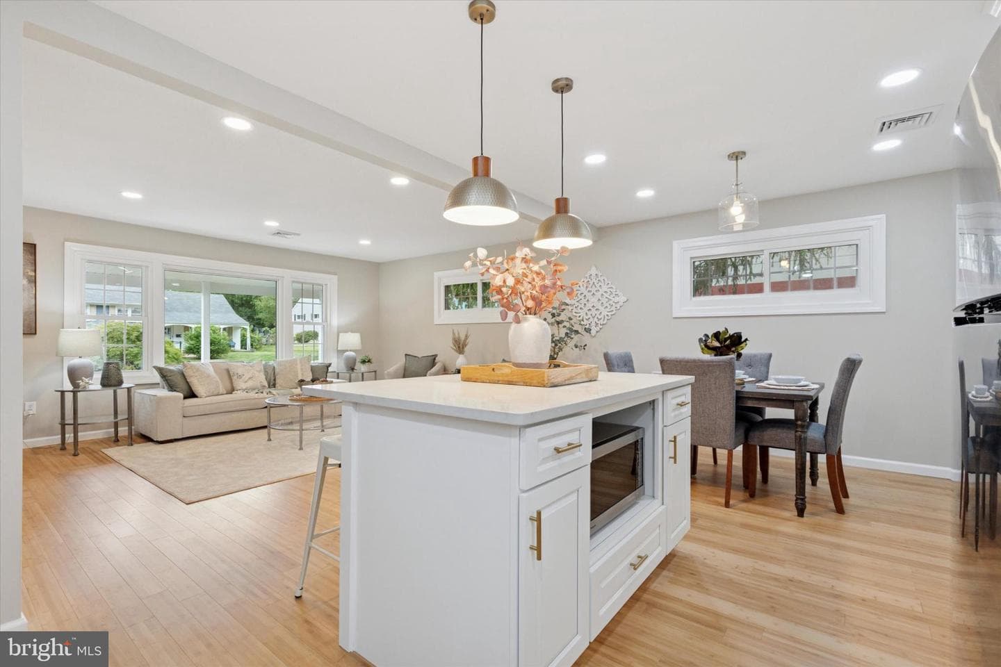 9 Bryan Avenue photo 8