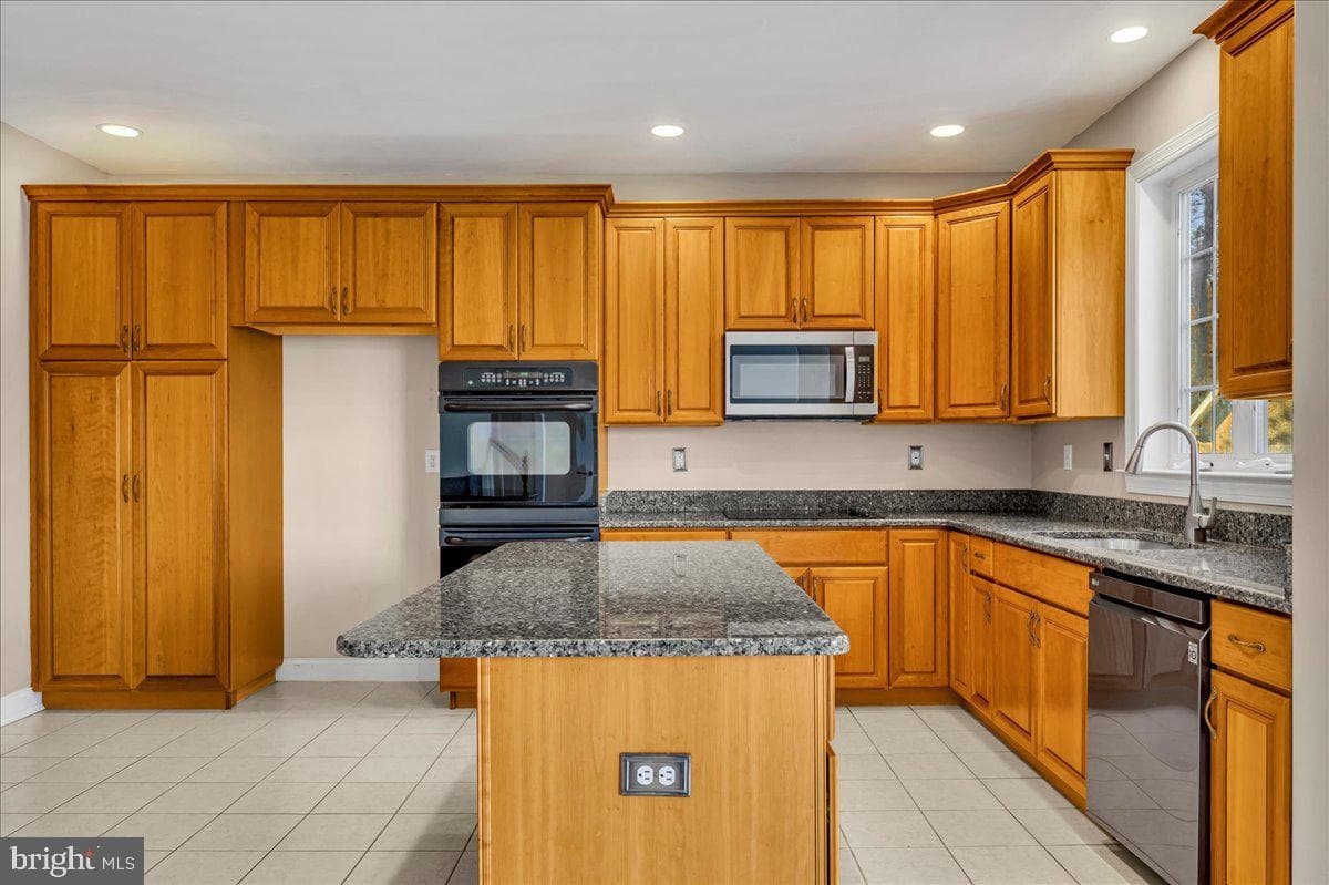 54 Mccormick Way photo 12