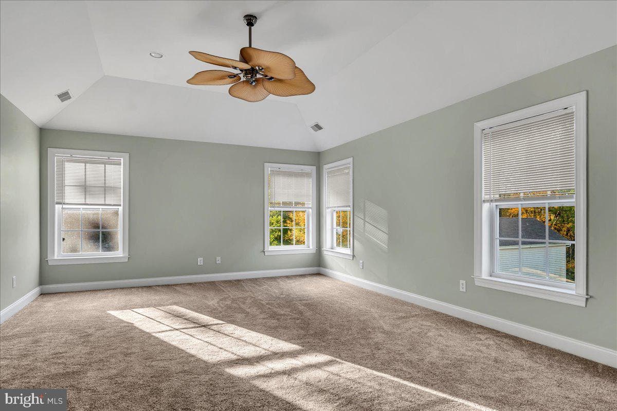 54 Mccormick Way photo 20