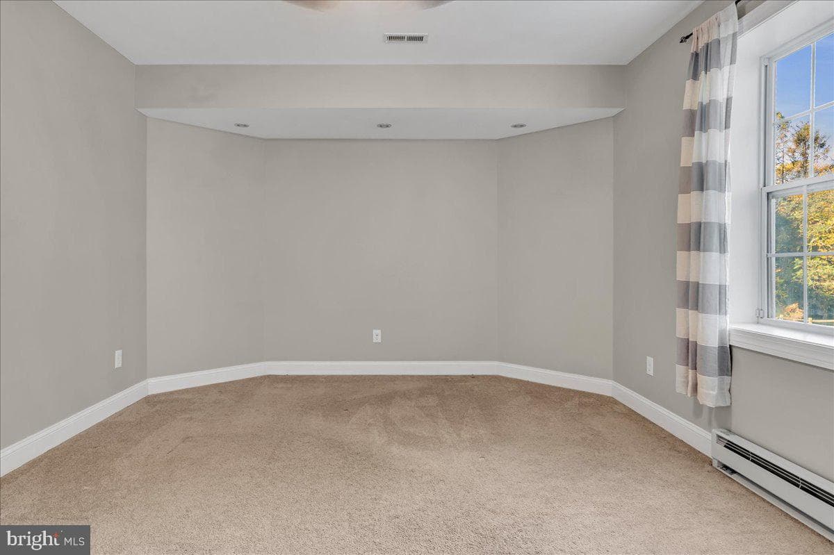54 Mccormick Way photo 26