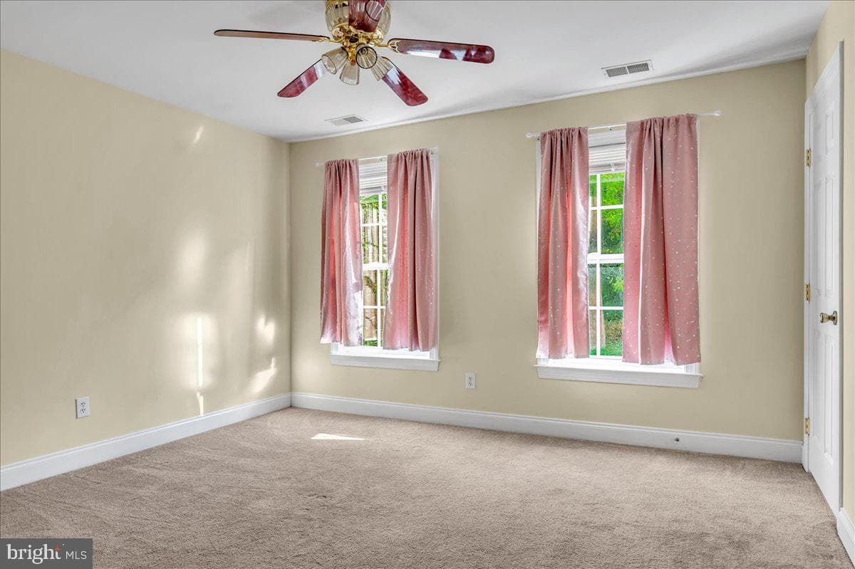 54 Mccormick Way photo 27