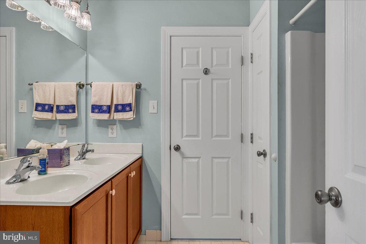 54 Mccormick Way photo 31