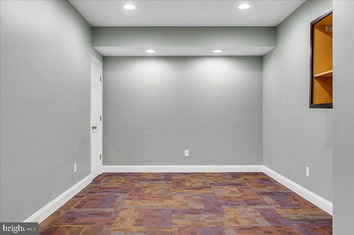 54 Mccormick Way photo 34