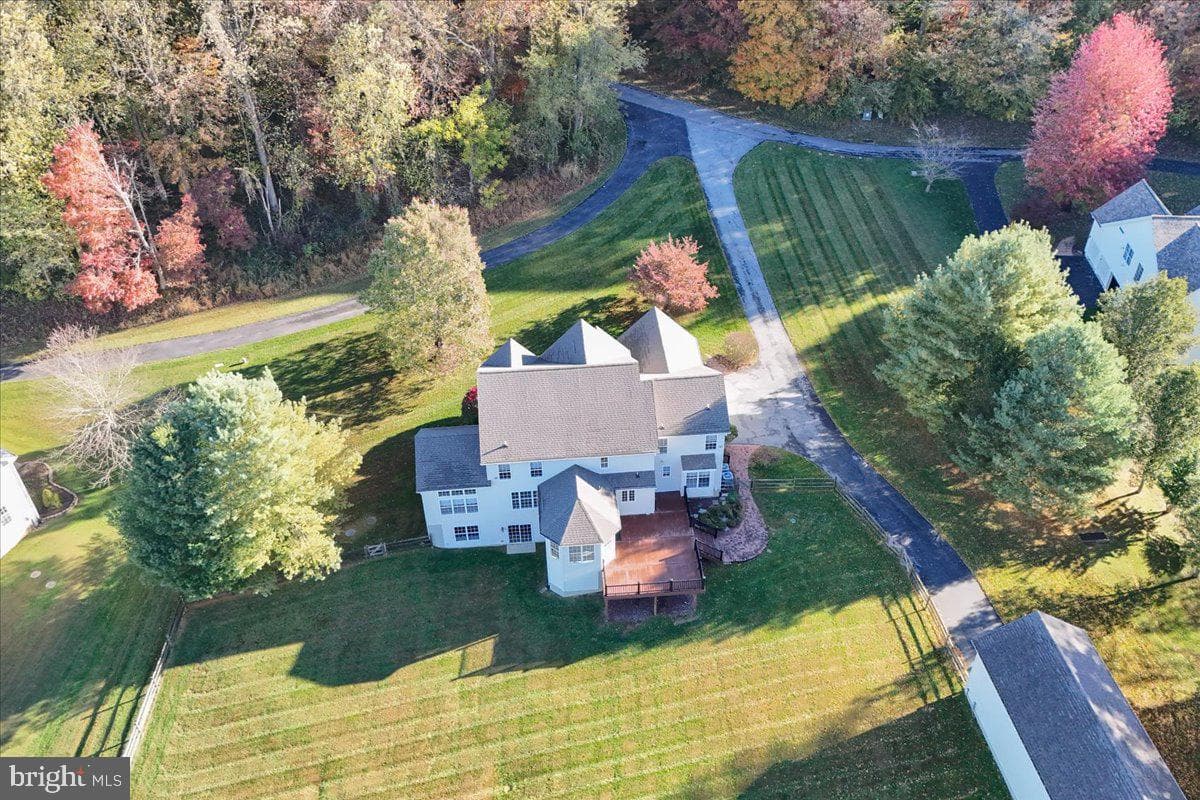 54 Mccormick Way photo 37