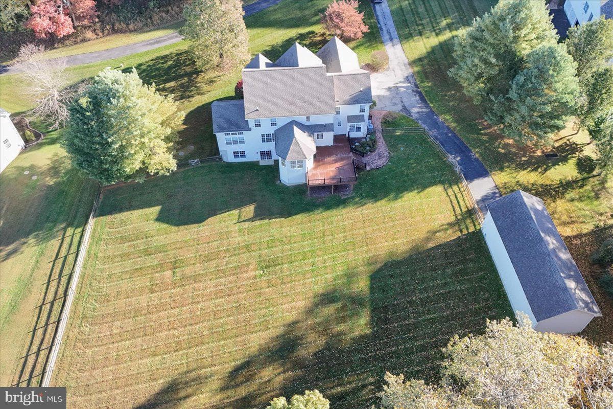 54 Mccormick Way photo 38
