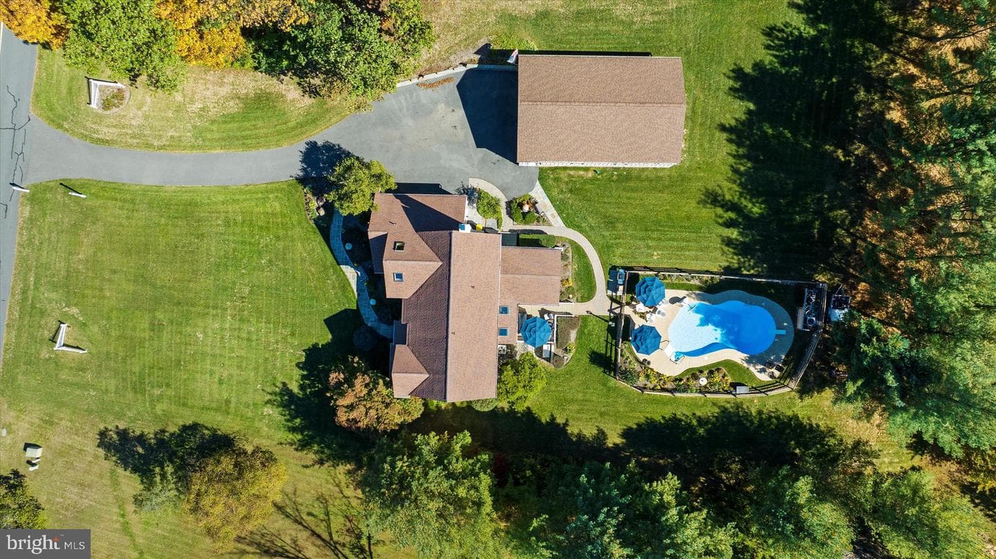 148 Barton Drive photo 60