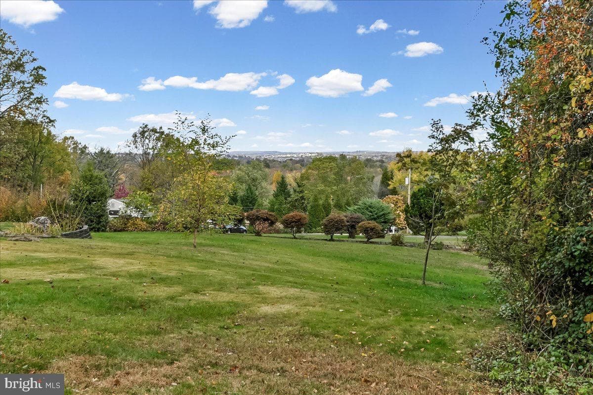 146 Hilltop Road photo 24