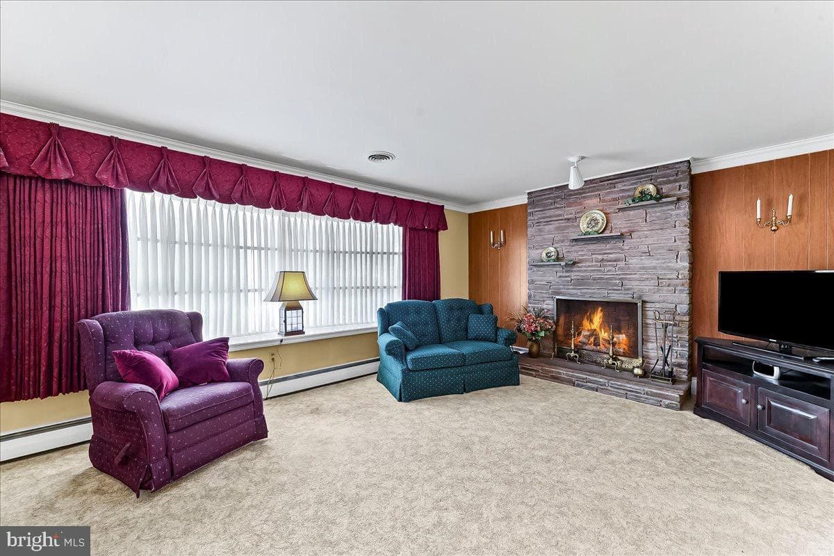146 Hilltop Road photo 4