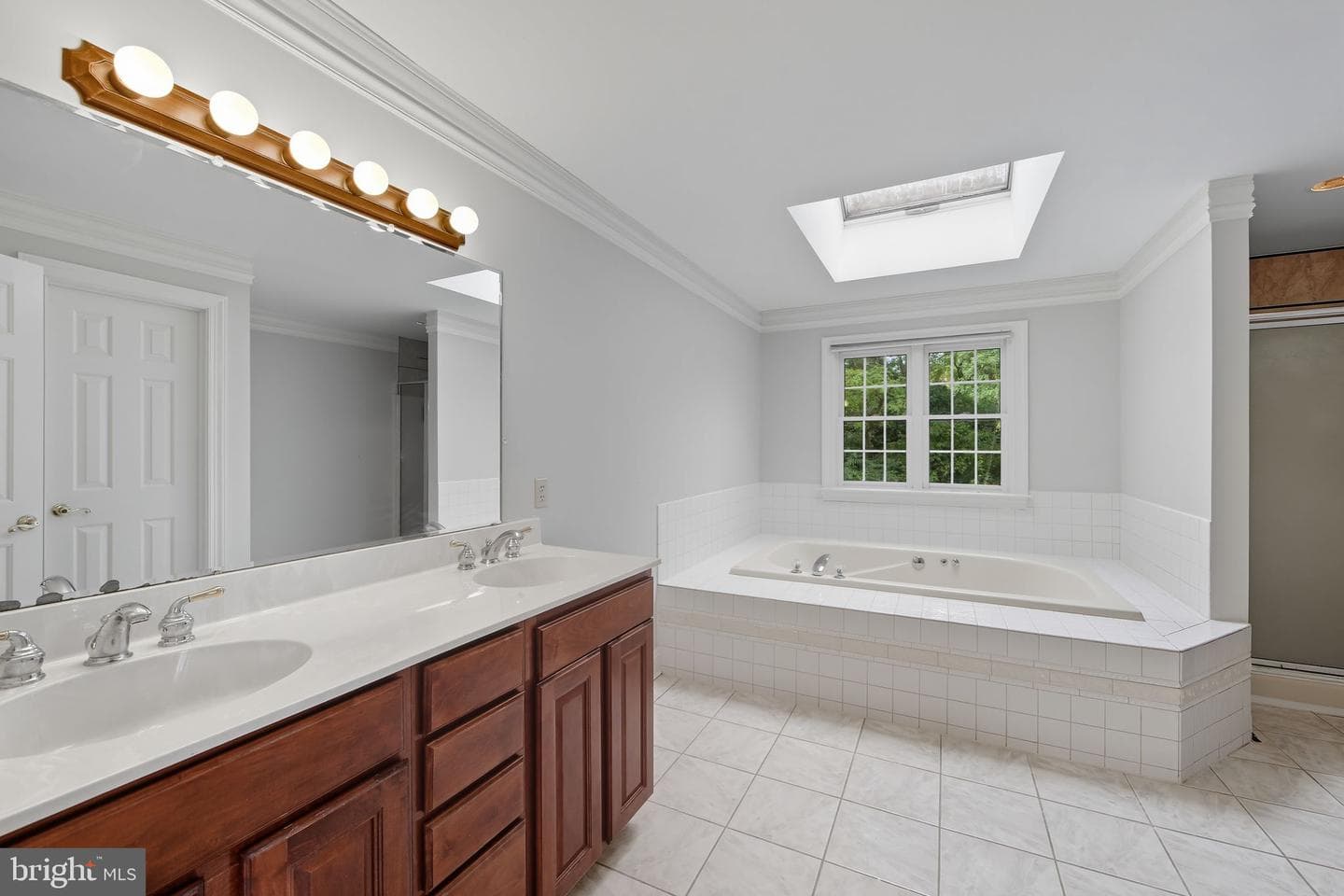 530 Legion Drive photo 28