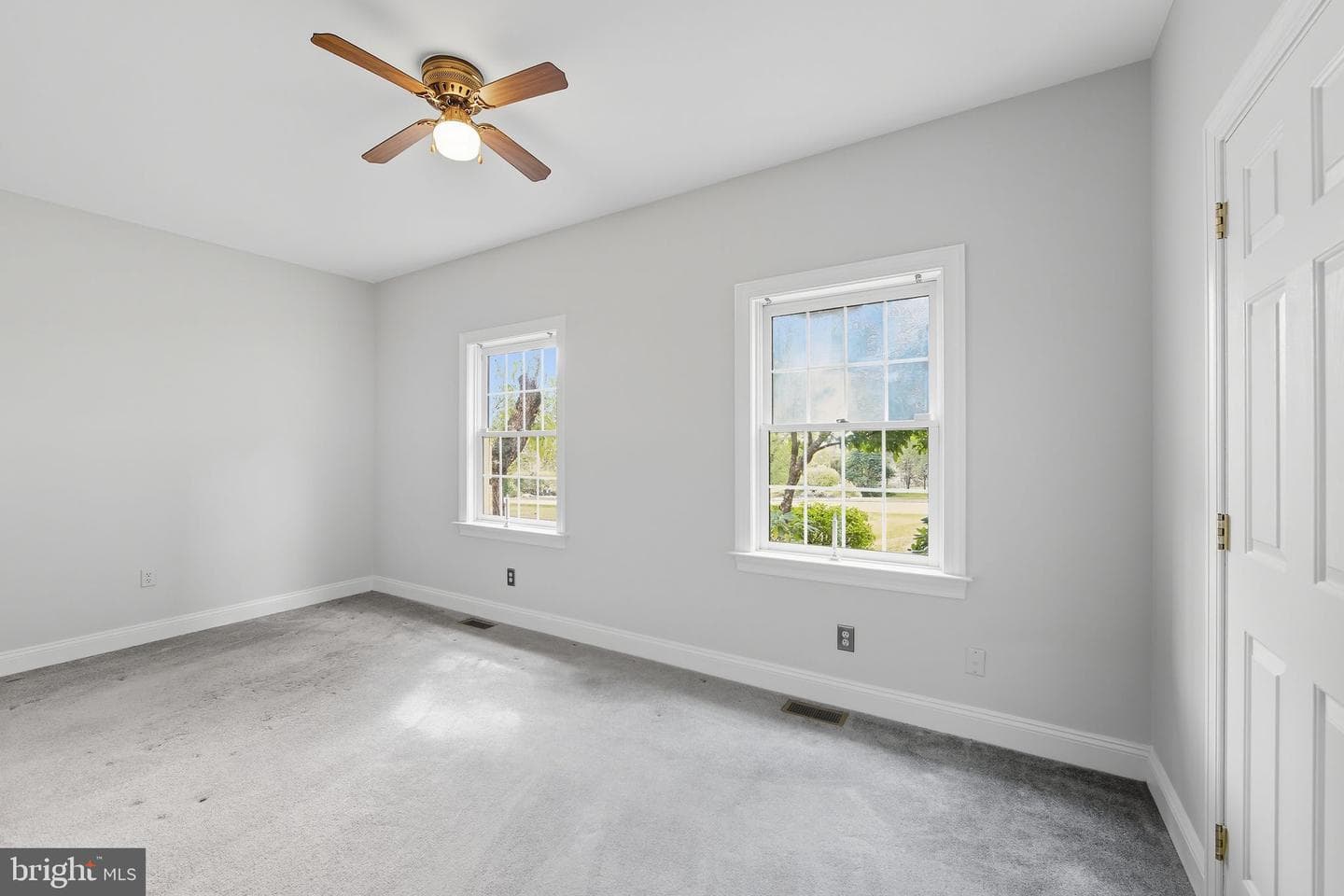 530 Legion Drive photo 37