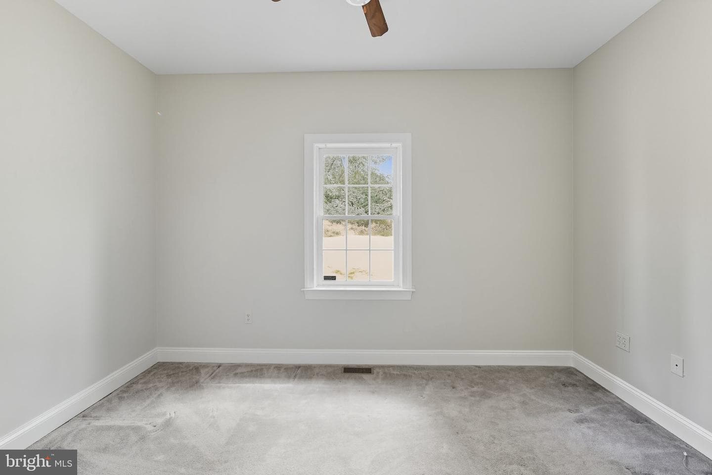 530 Legion Drive photo 38