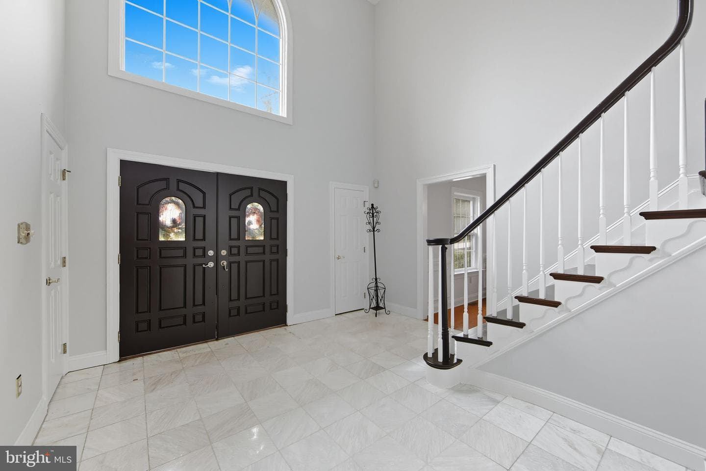 530 Legion Drive photo 4