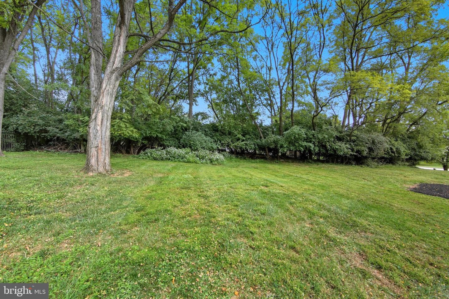 530 Legion Drive photo 42