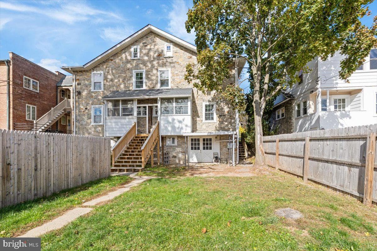514 E Lancaster Avenue photo 25