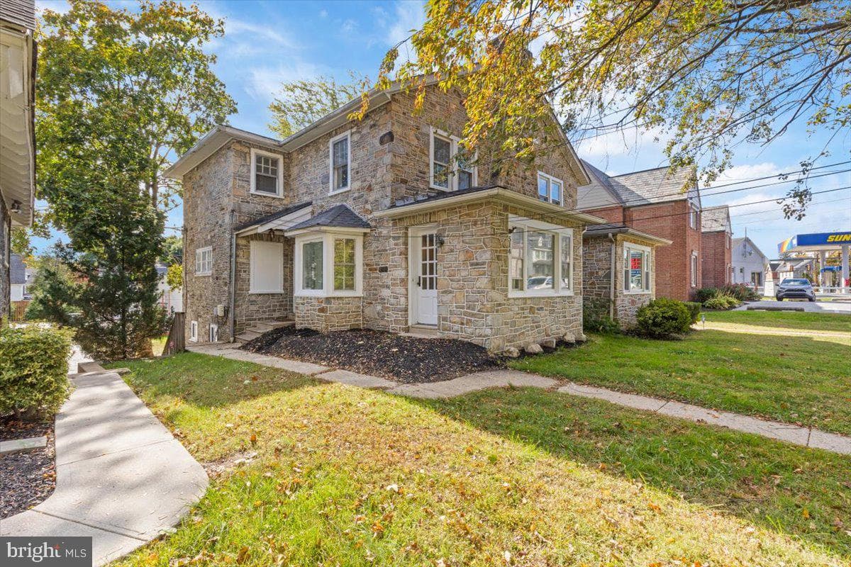 514 E Lancaster Avenue photo 3
