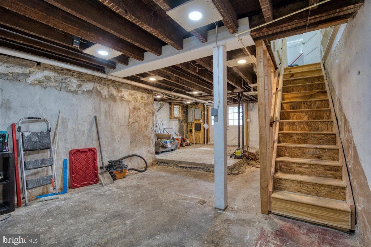514 E Lancaster Avenue photo 36