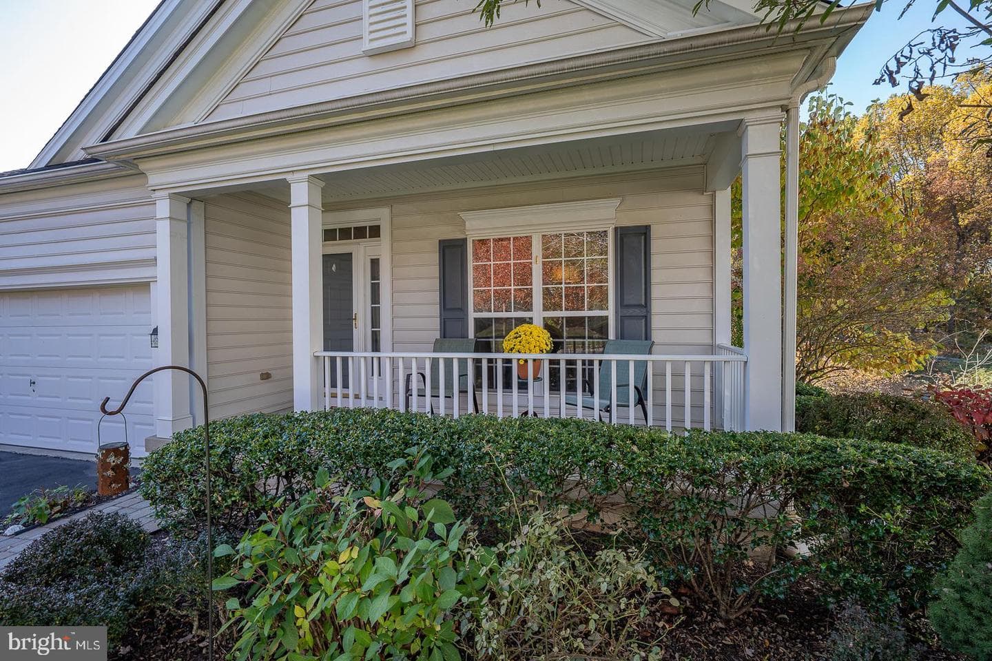 347 Astilbe Drive photo 2