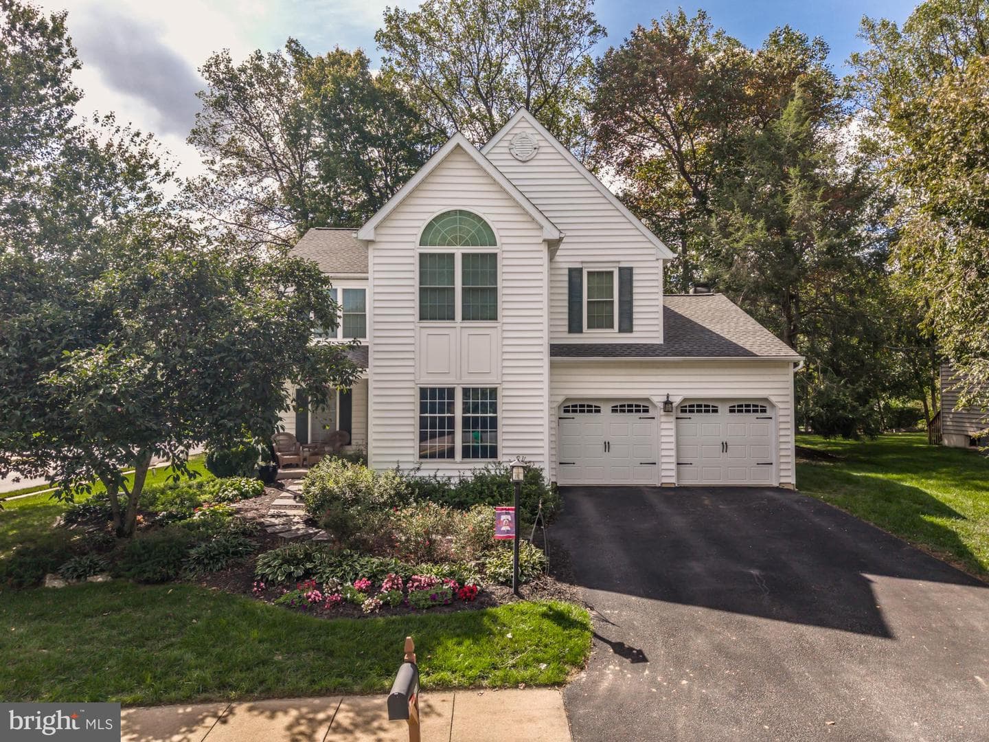 900 Covington Drive photo 1