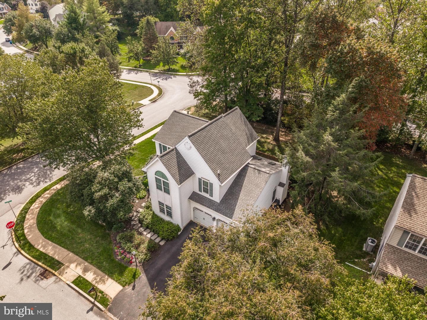 900 Covington Drive photo 2