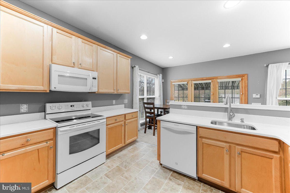 622 Martin Drive photo 8
