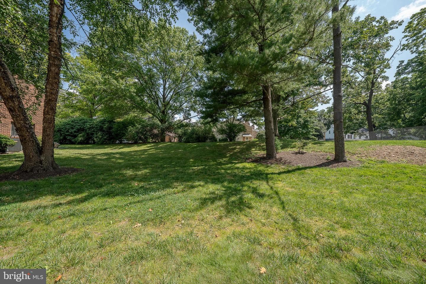 301 Hanover Court photo 5