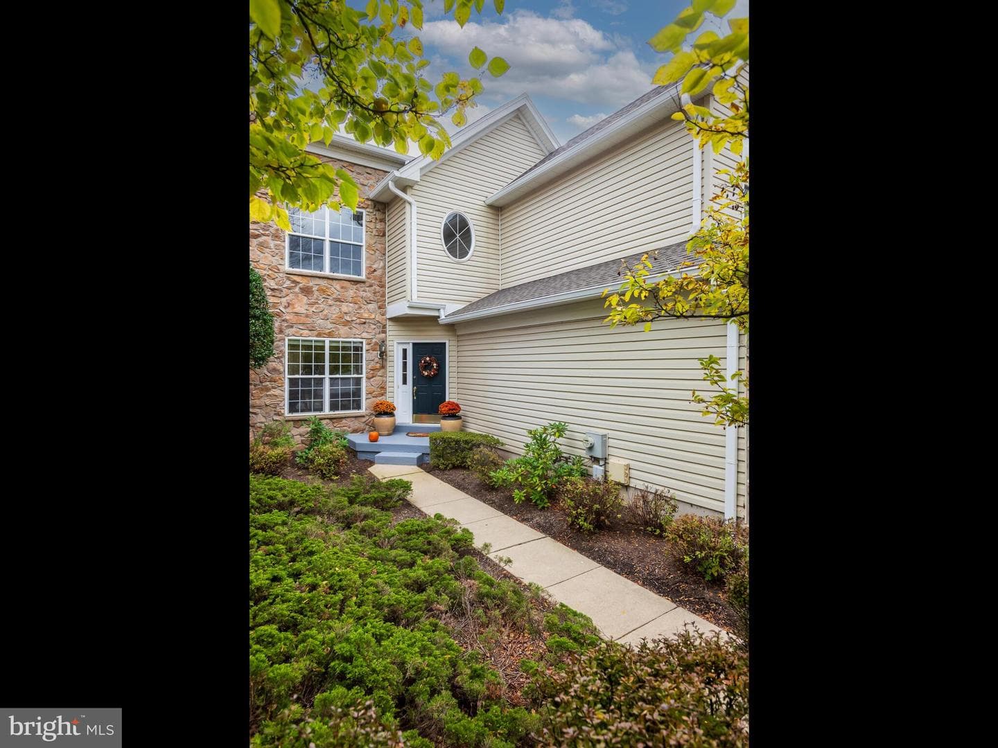214 Silverbell Court photo 2