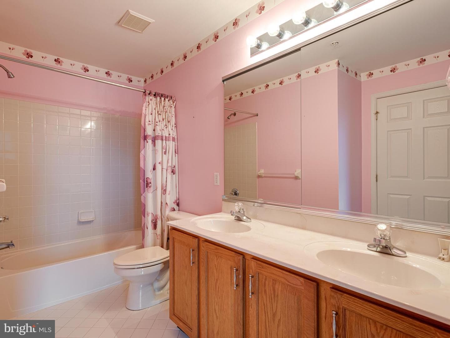 214 Silverbell Court photo 30