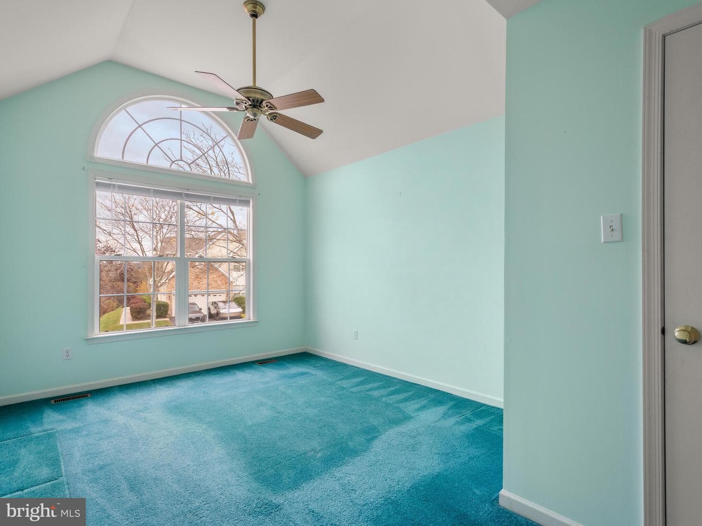 214 Silverbell Court photo 31