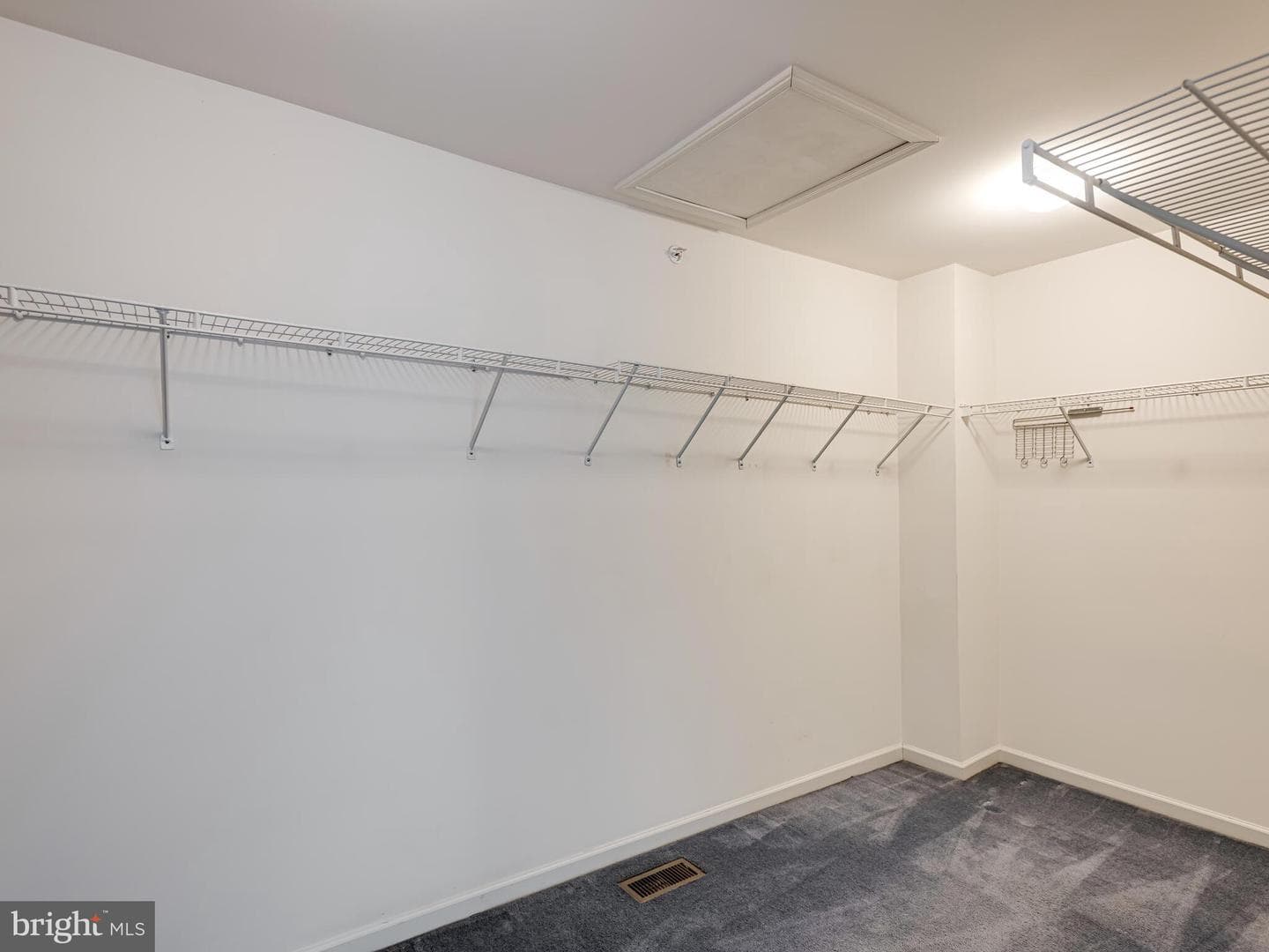 214 Silverbell Court photo 38