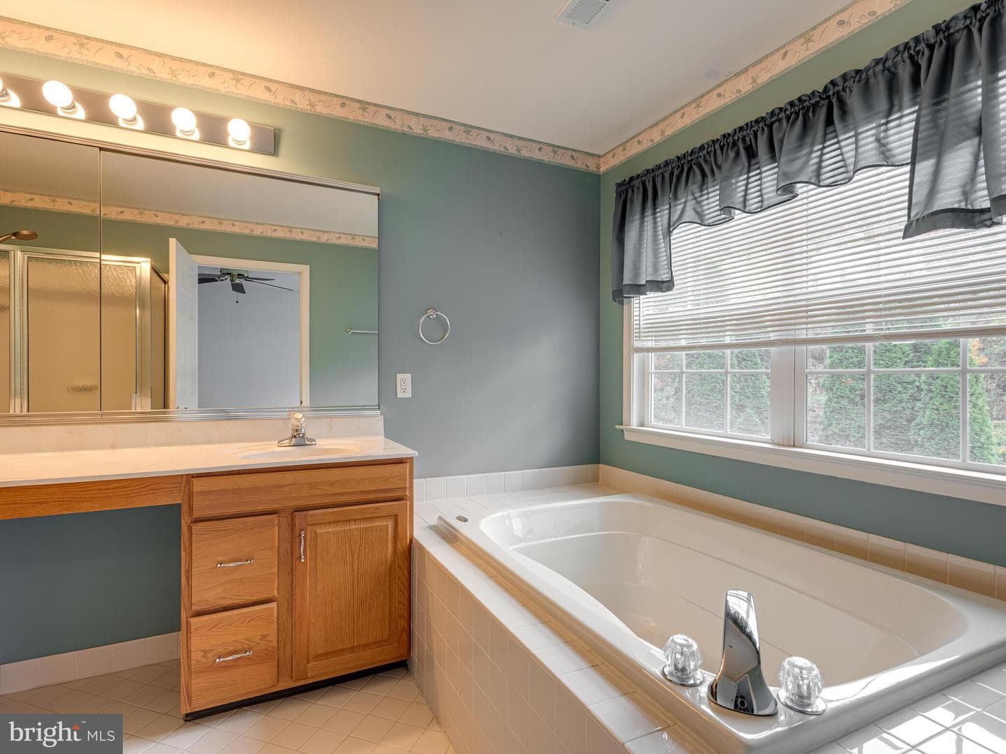 214 Silverbell Court photo 39