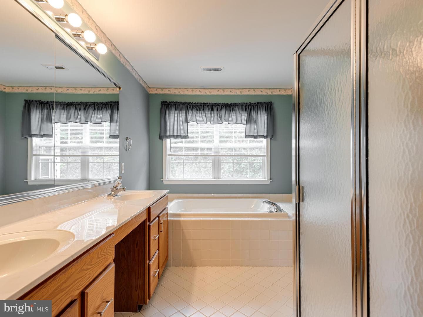 214 Silverbell Court photo 40