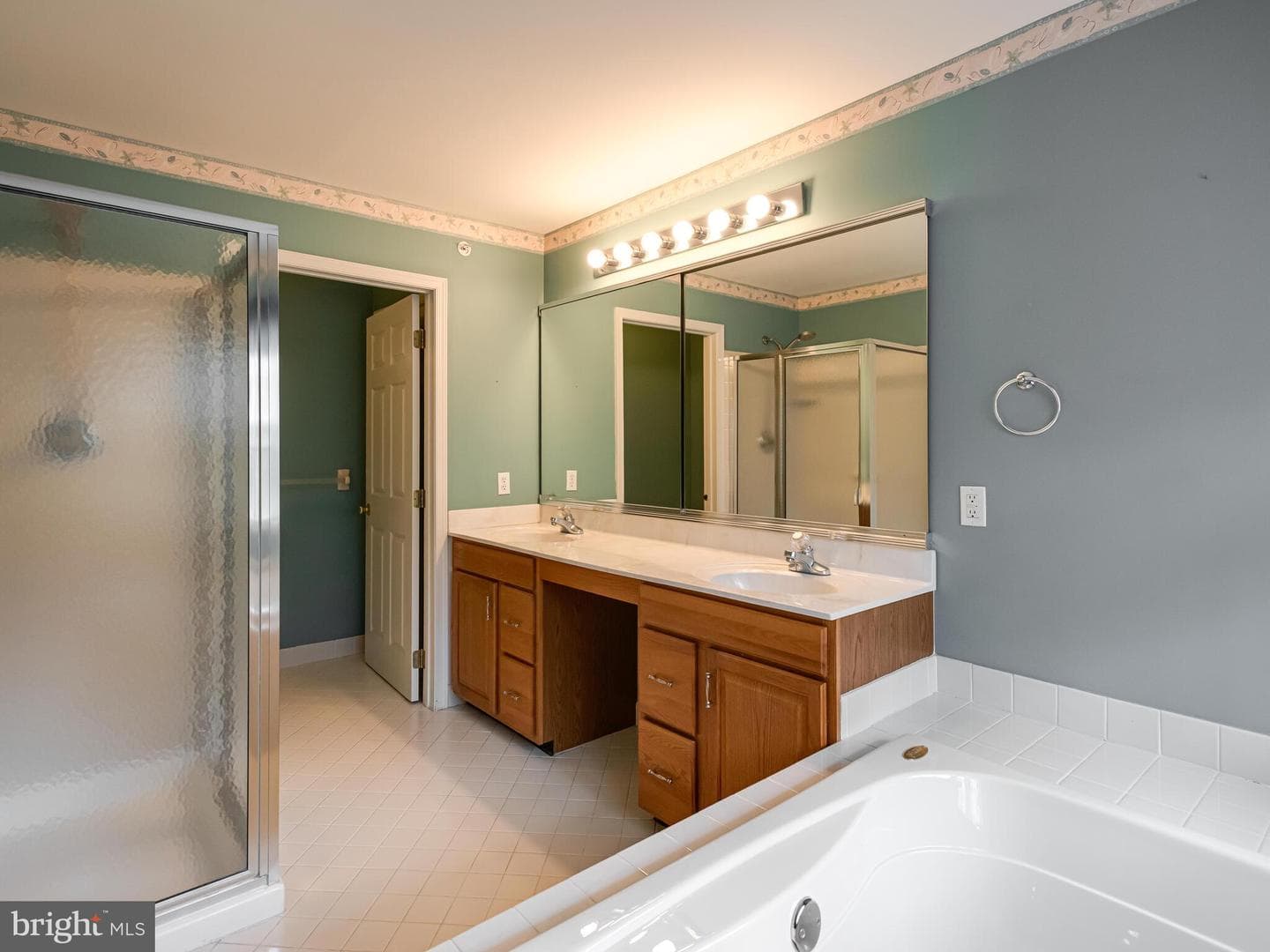 214 Silverbell Court photo 41