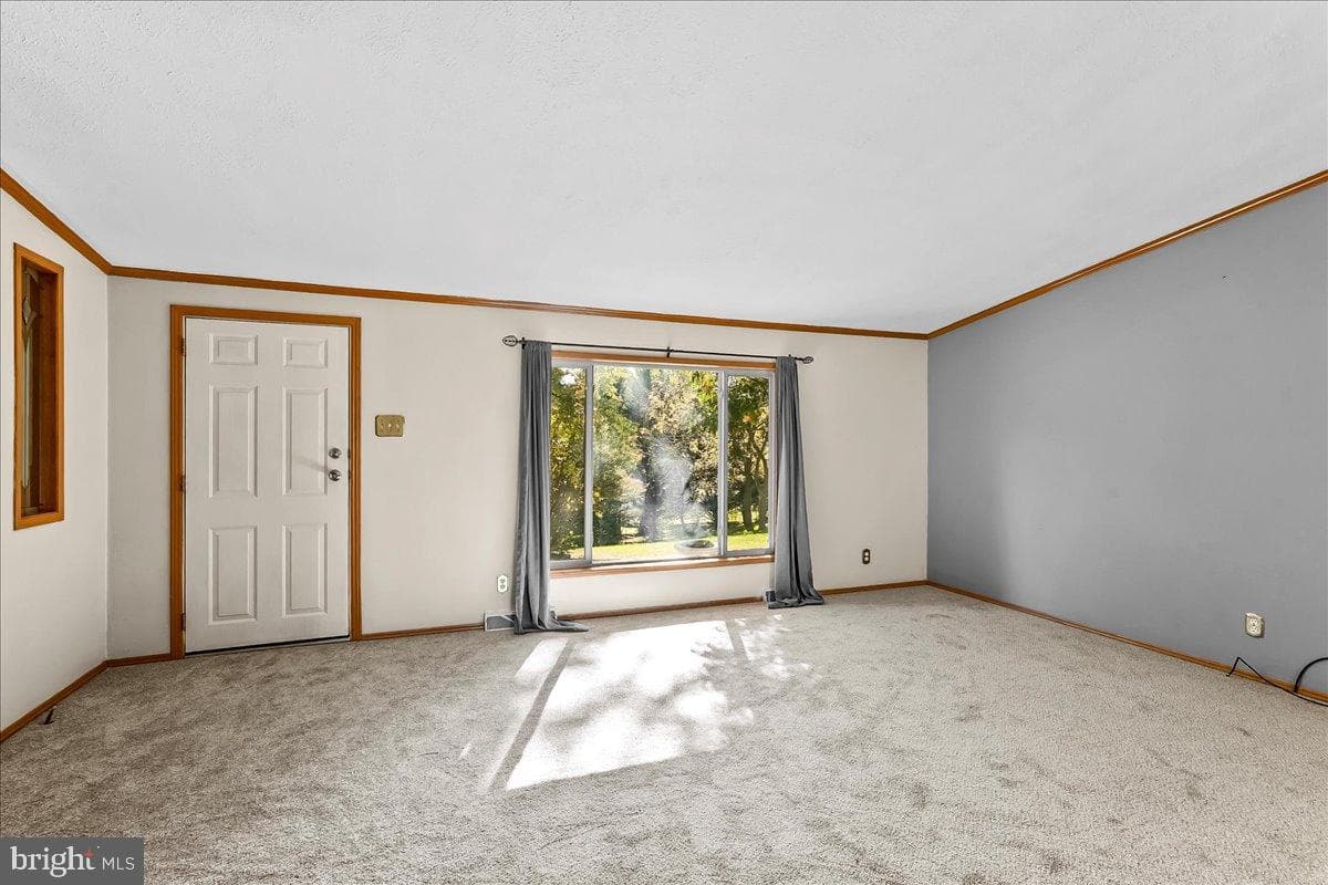 448 N Mill Road photo 16