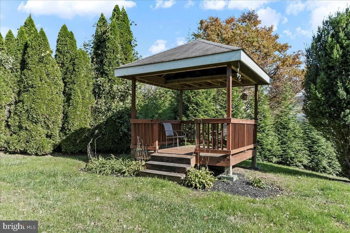 448 N Mill Road photo 4