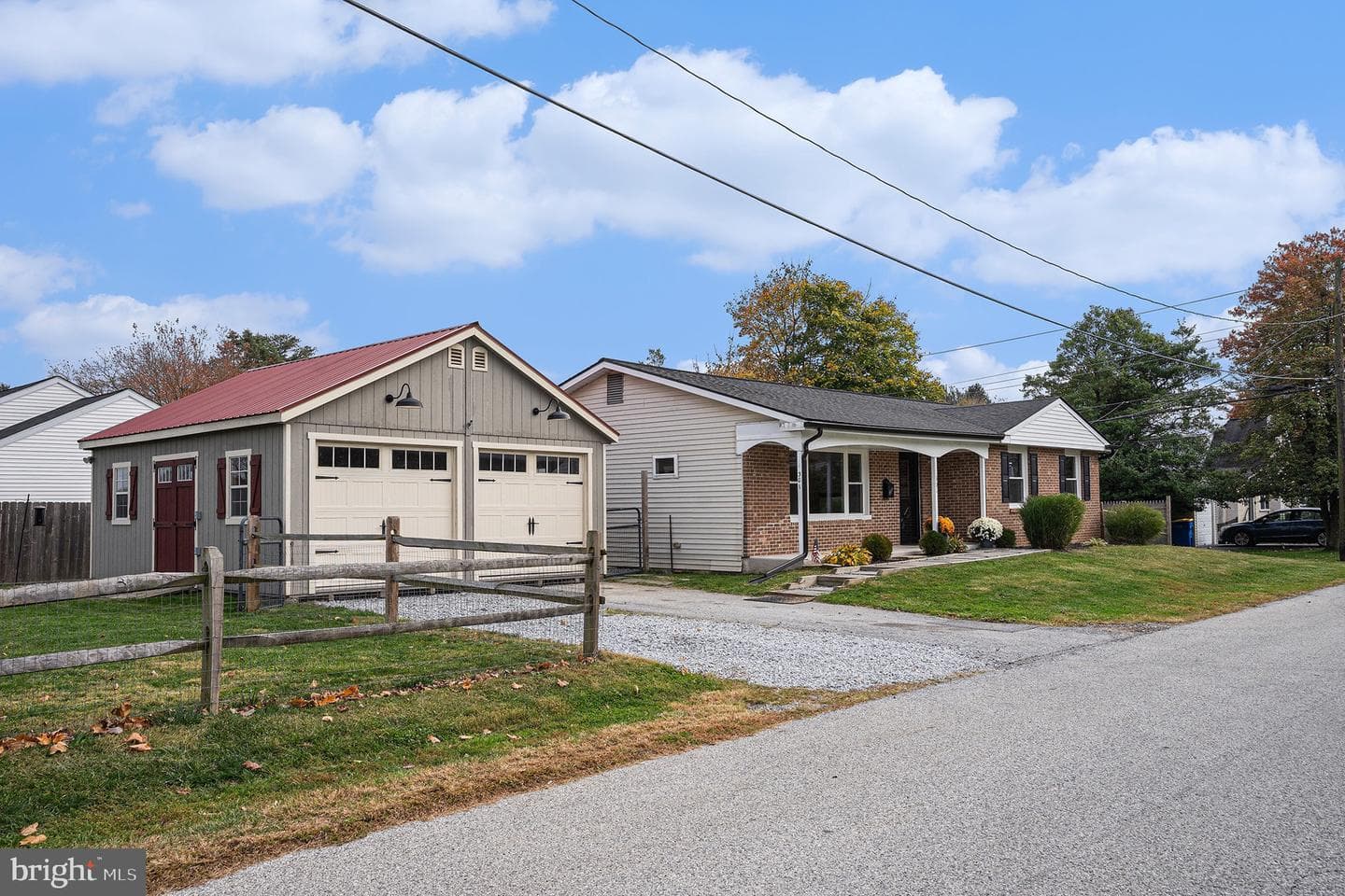 301 E Bridge Street photo 3