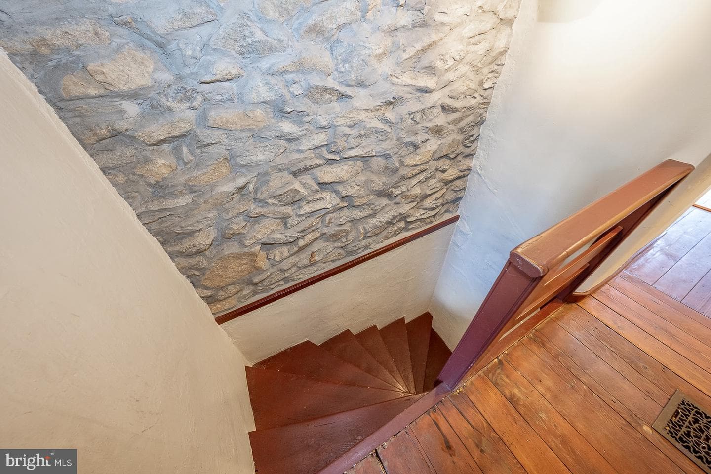 525 Hopewell Road photo 31