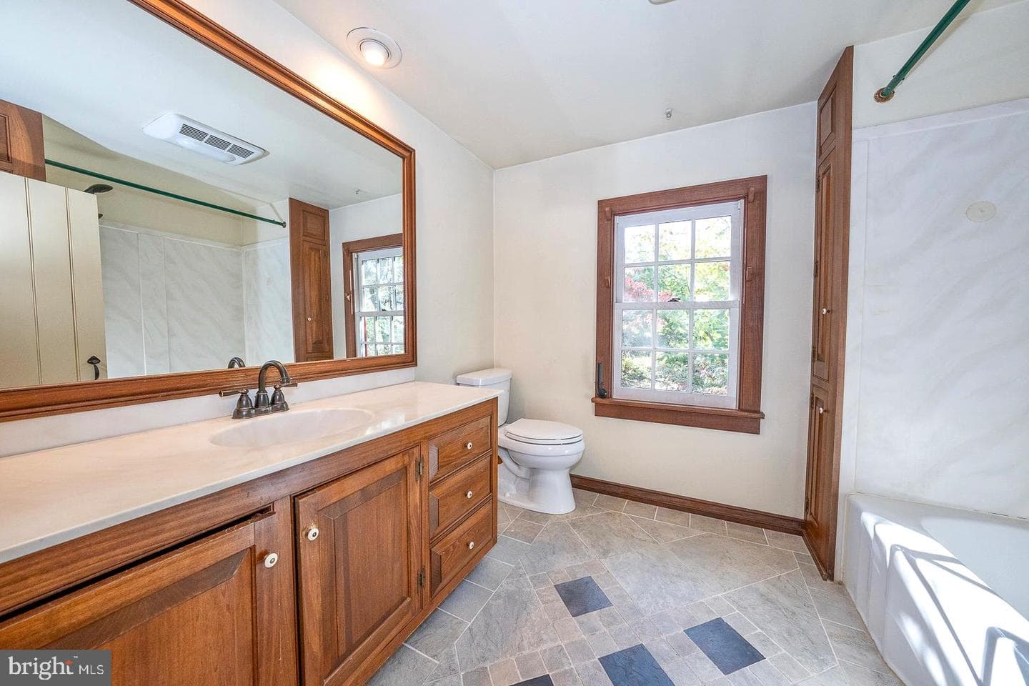 525 Hopewell Road photo 38