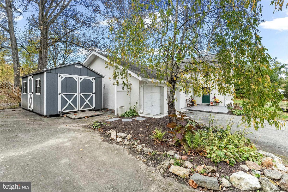 132 Hess Mill Road photo 4