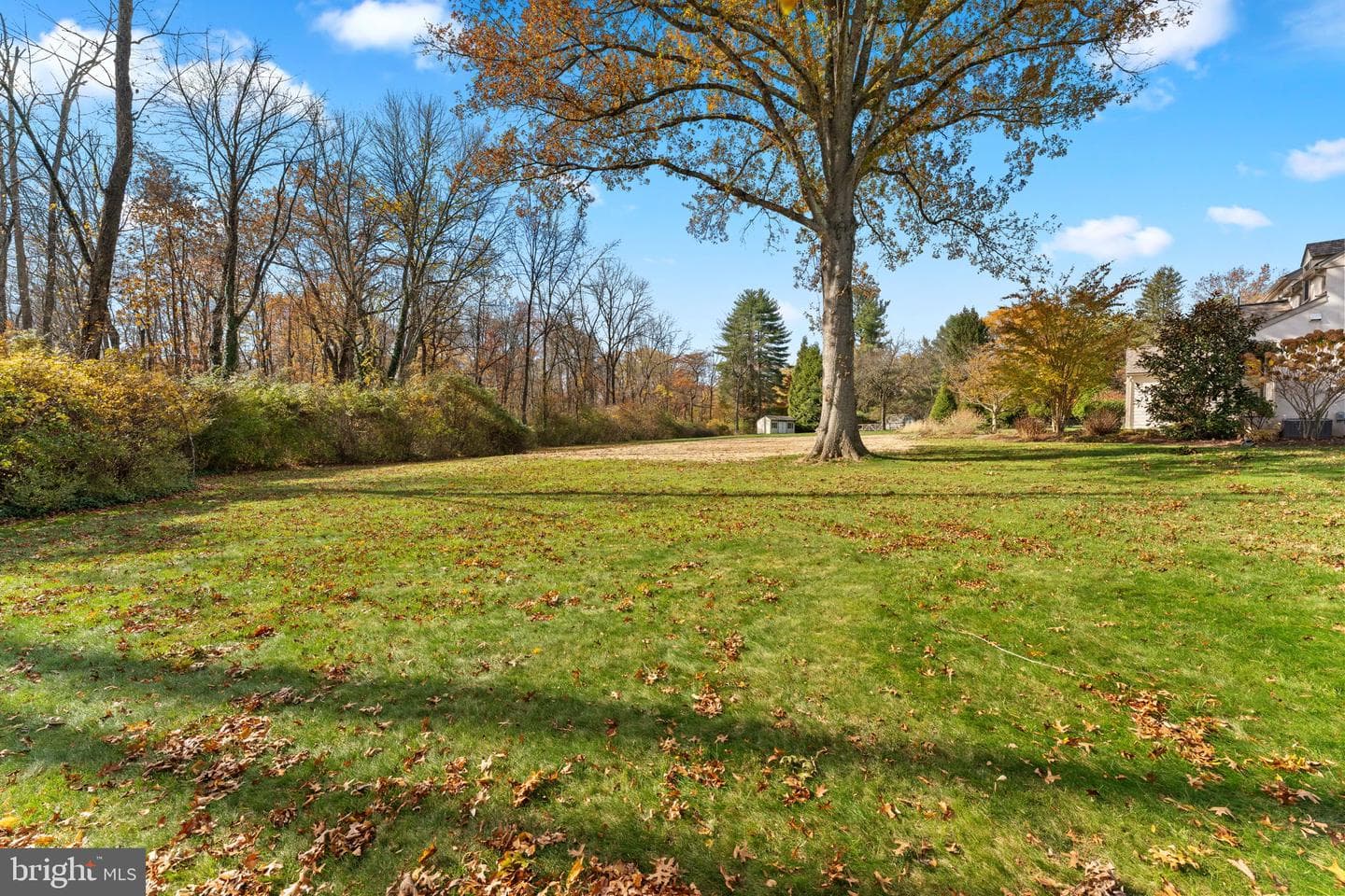 520 Hawthorne Place photo 37