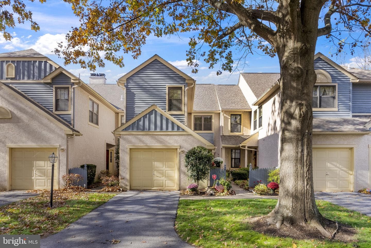 248 Yorkminster Road photo 1