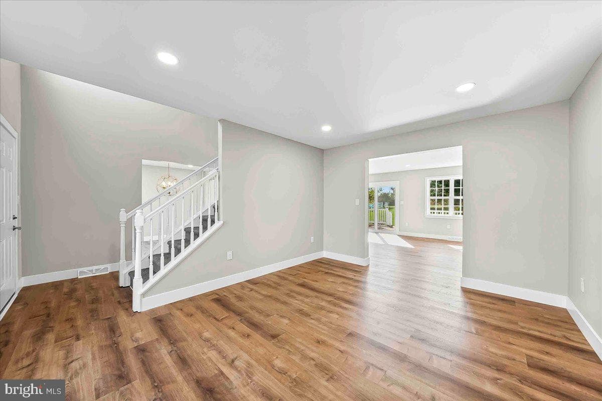 9 Nelson Road photo 5