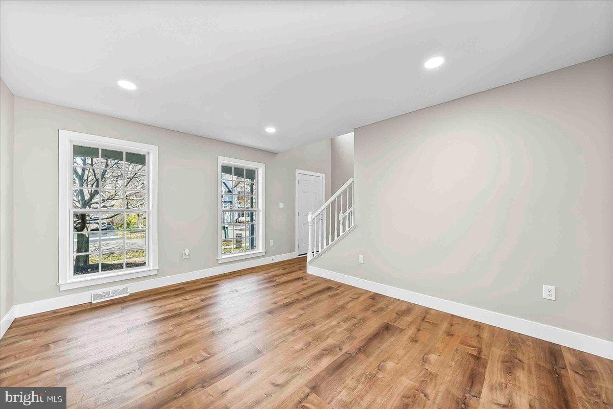 9 Nelson Road photo 7