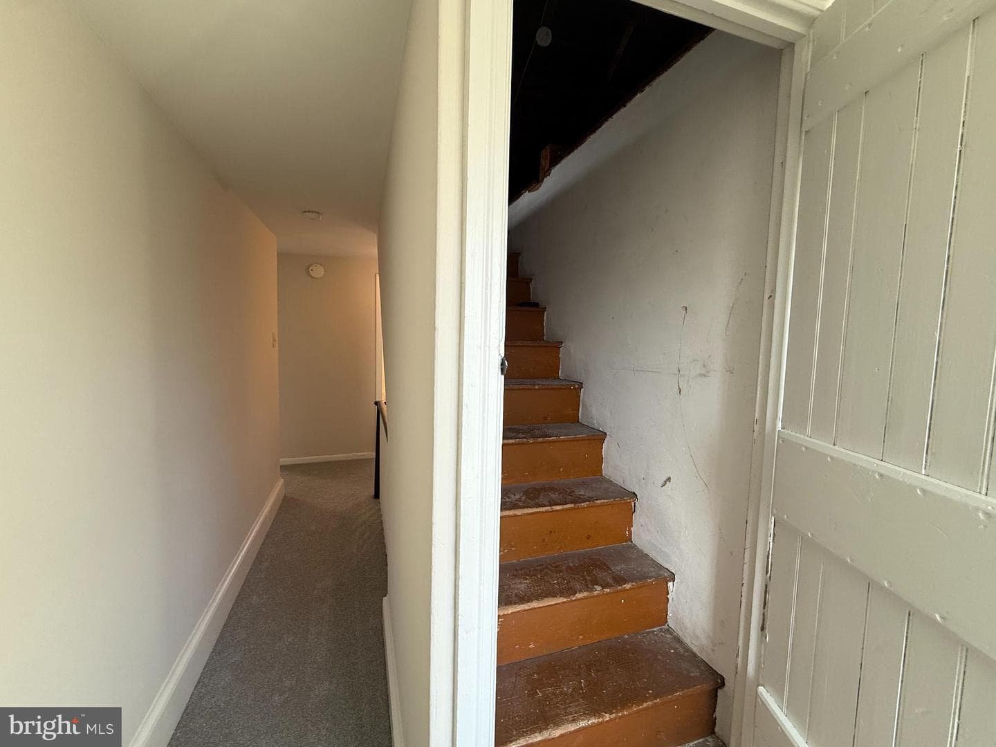 121 E Harmony Road photo 27