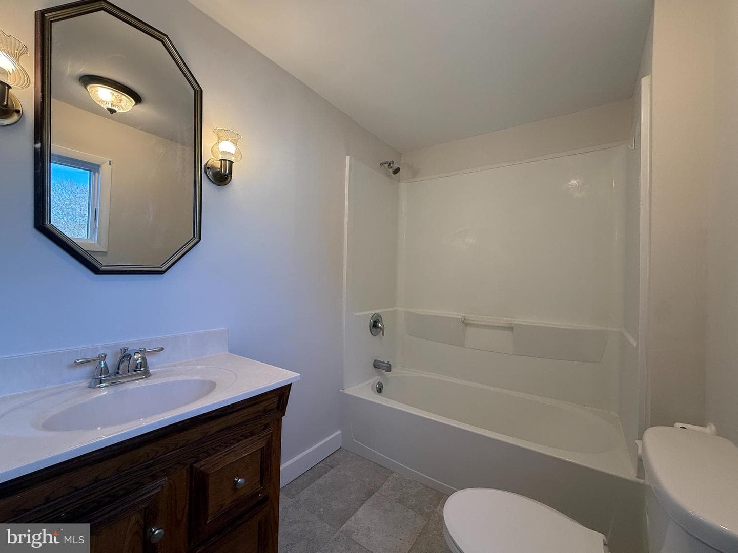 121 E Harmony Road photo 31